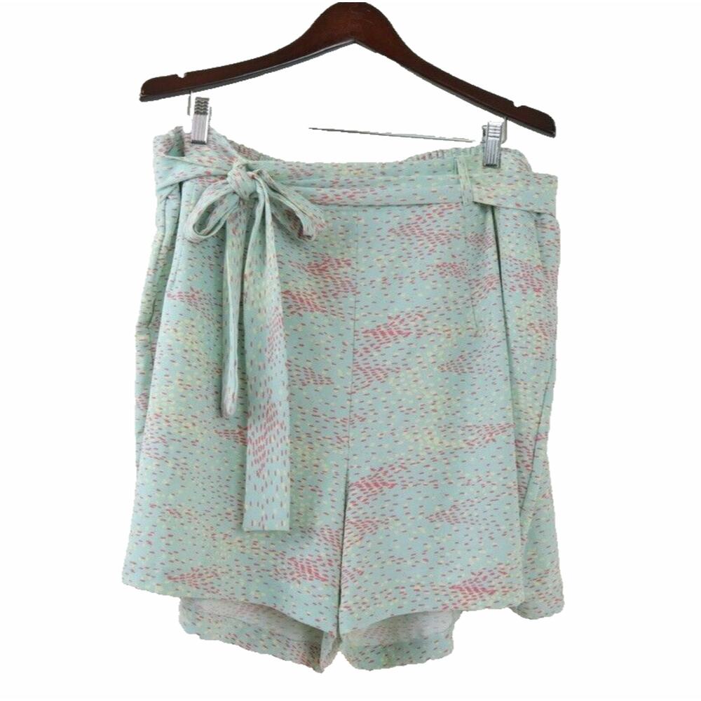 Torrid Size 3 / 3X Paper Bag Tie Waist Stretch Crepe 5" Shorts Green